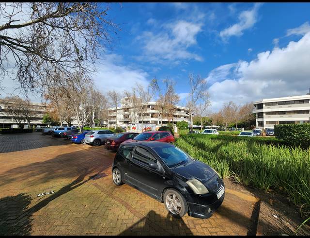 324M² OFFICE TO LET IN PINELANDS